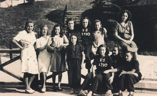 1940 – Nuotatrici biancocelesti
