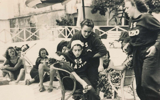 Fine anni 30 . Pertot, Crugnola e altre nuotatrici
