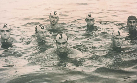 1945 – Campioni Italiani , foto in acqua